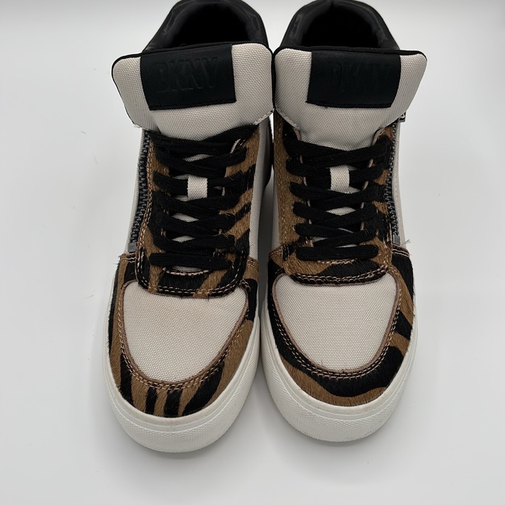 DKNY Women's Cindell Lace-up Size 5.5 M Tiger Strips Zipper Sneakers - Picture 6 of 11
